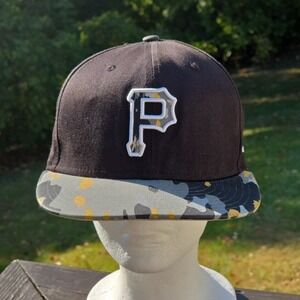New Era Pittsburgh Pirates Black Yellow Grey Camo‎ Strap Back Med- Large 9fifty